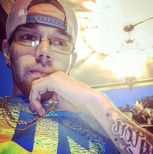 Meet your Posher, Logan